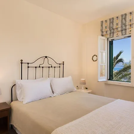 Villa The Gunnery House *